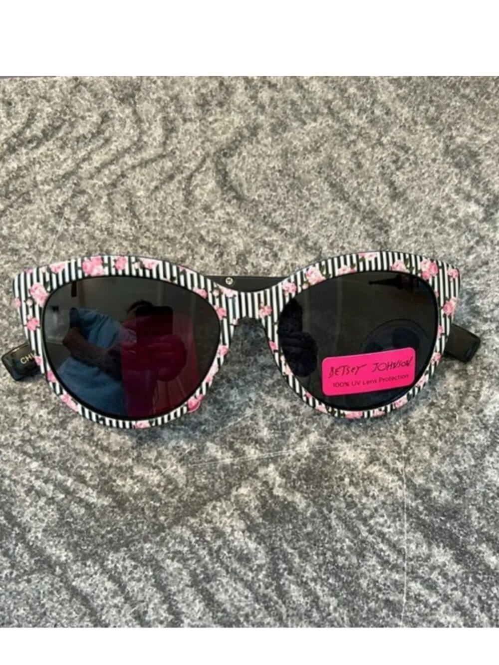 New Betsey Johnson Feeling Rosy Sunglasses Red Black Pink Roses Cat Eye …